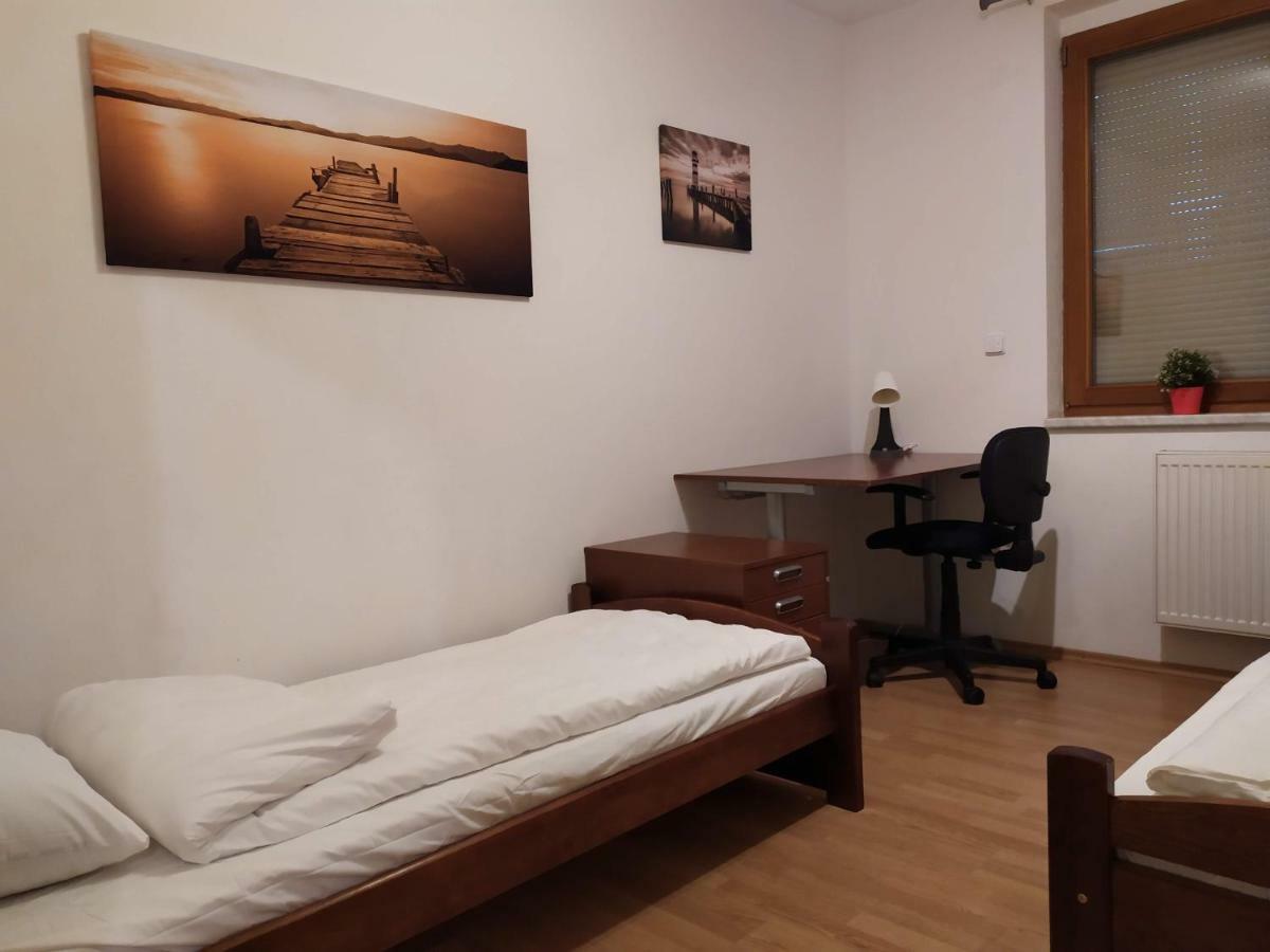 Kate & Jenny - Two-Level Apartment In The Old Town Bratislava Extérieur photo