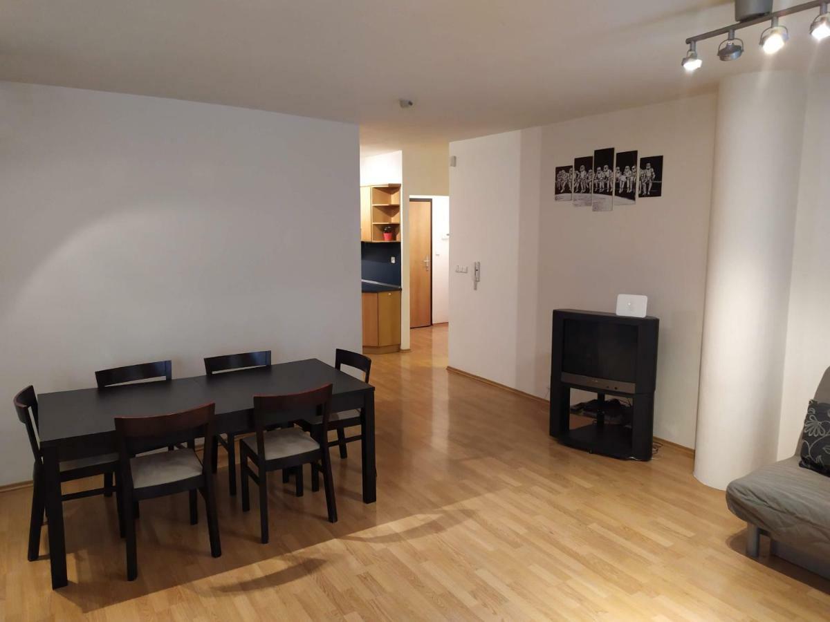 Kate & Jenny - Two-Level Apartment In The Old Town Bratislava Extérieur photo